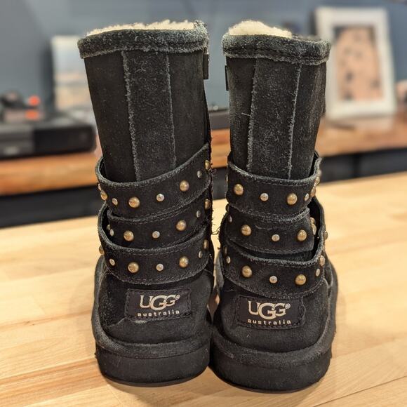 UGG Clovis Studded Zip Boot Black Size 1 Kid - Picture 1 of 11